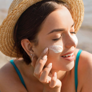 Mineral vs. Chemical Sunscreen: Which Is Better? | Forest Essentials