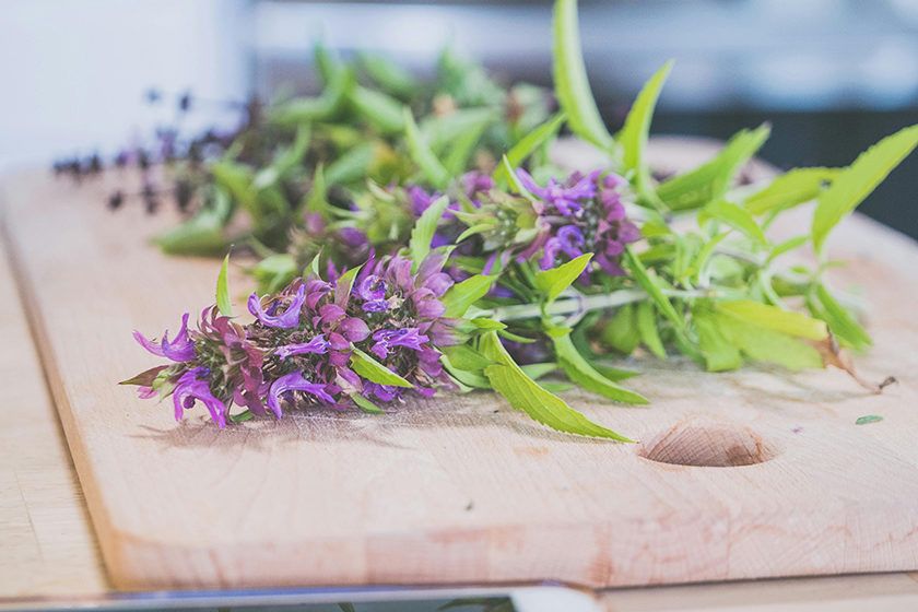 How to control sebum production naturally? 7 Sebum 4 840x560