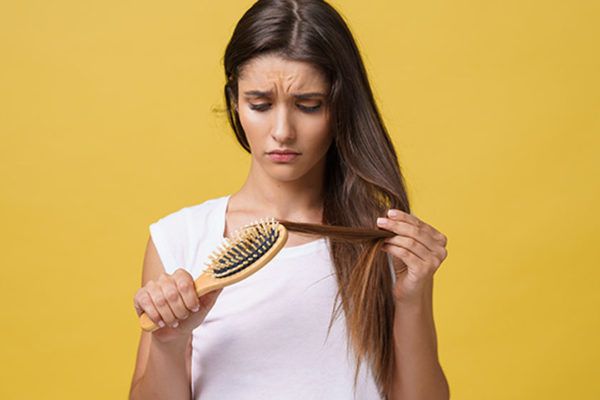 How To Stop Hair Breakage Naturally? – 10 Tips & Remedies