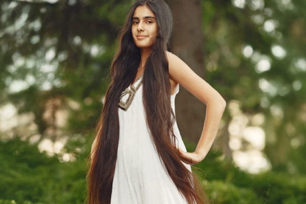 Hair Serum vs Hair Oil – 4 Things to Consider Before Choosing