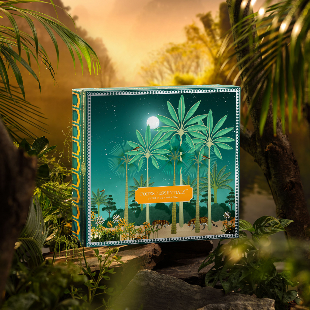 Chandra Van Gift Box | Nargis